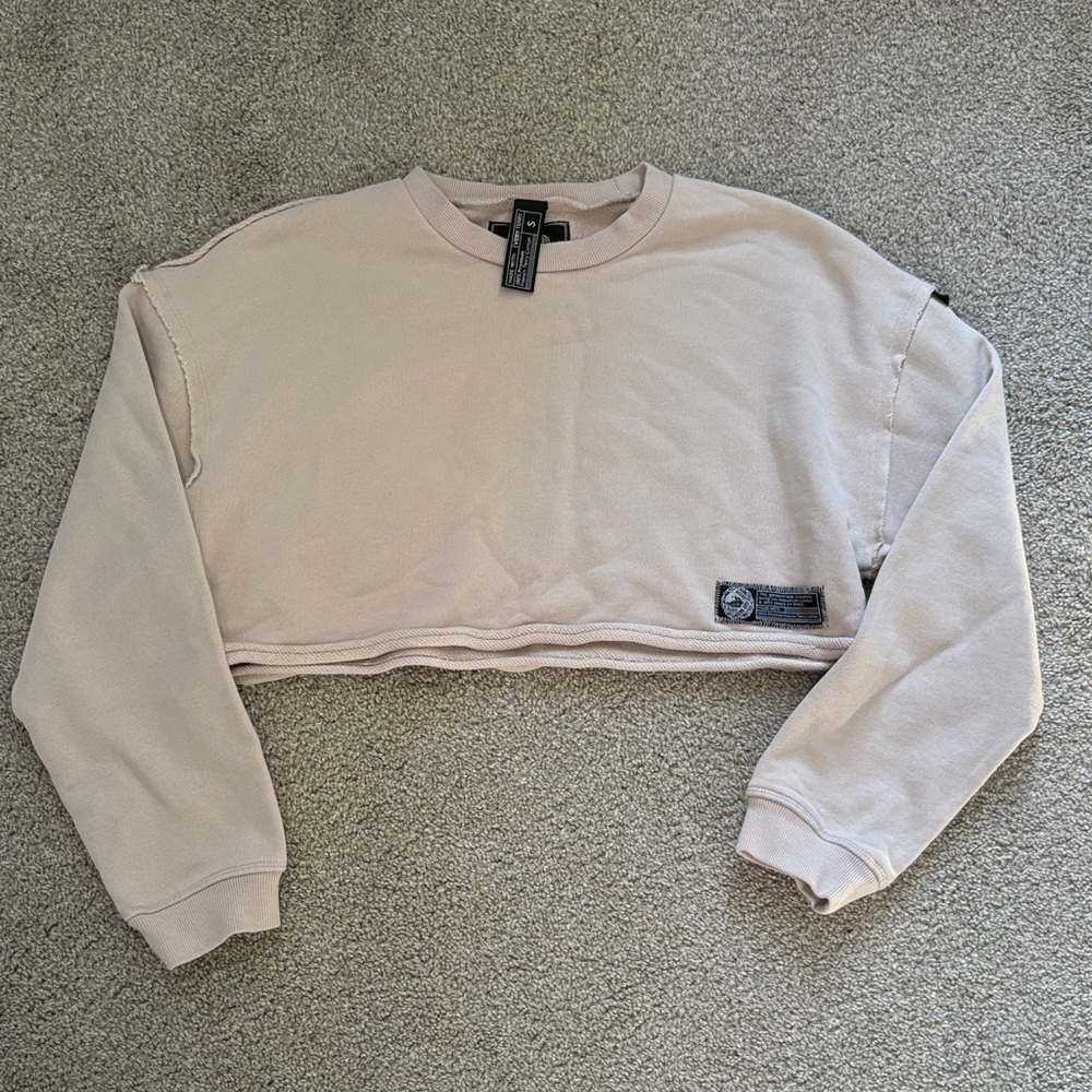 Alphalete Cream Crop Top